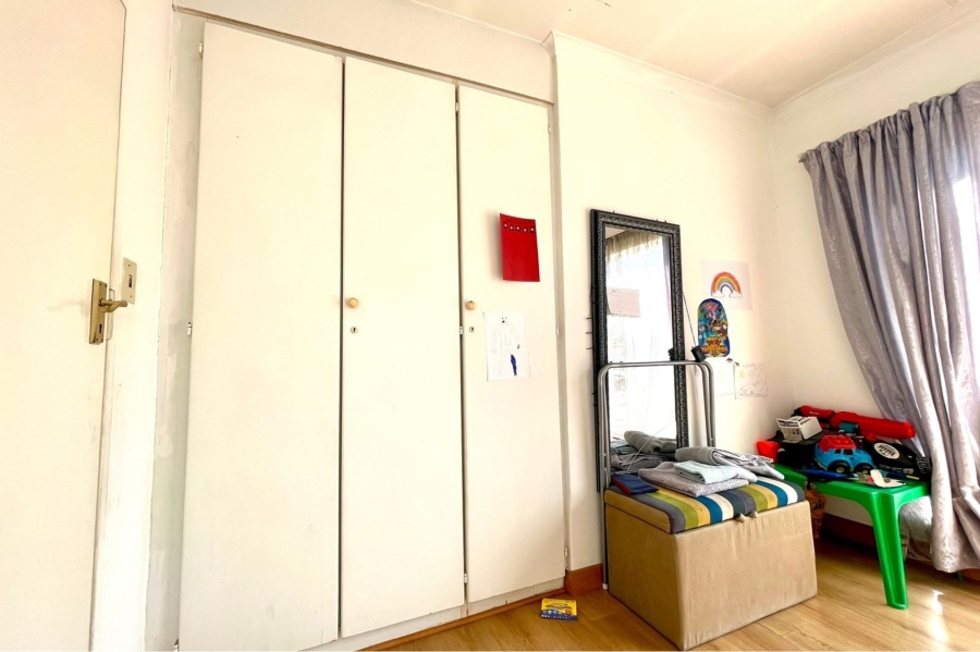 5 Bedroom Property for Sale in Eldoraigne Gauteng