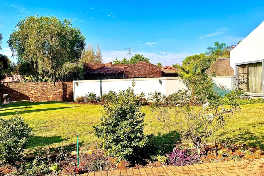 5 Bedroom Property for Sale in Eldoraigne Gauteng