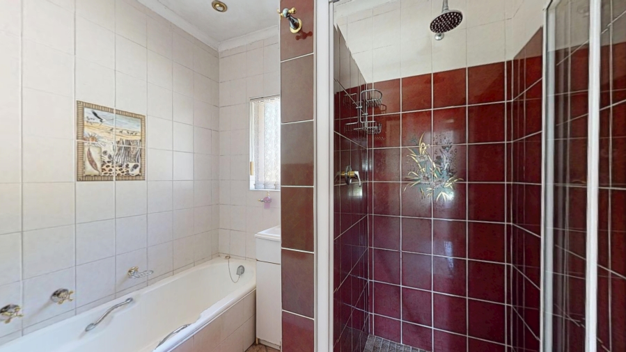 3 Bedroom Property for Sale in Freeway Park Gauteng