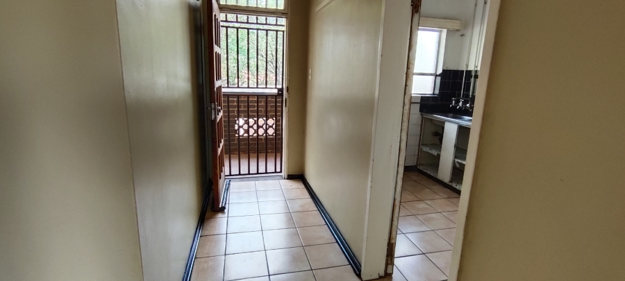 2 Bedroom Property for Sale in Parkhill Gardens Gauteng