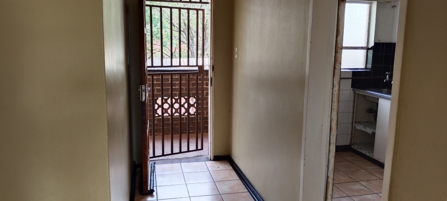 2 Bedroom Property for Sale in Parkhill Gardens Gauteng
