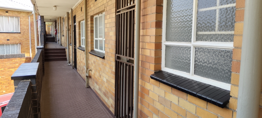 2 Bedroom Property for Sale in Parkhill Gardens Gauteng