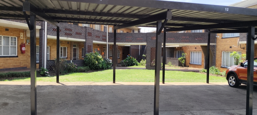 2 Bedroom Property for Sale in Parkhill Gardens Gauteng