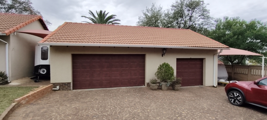 4 Bedroom Property for Sale in Lambton Gauteng