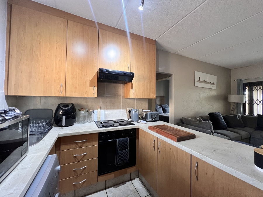 1 Bedroom Property for Sale in Sunninghill Gauteng