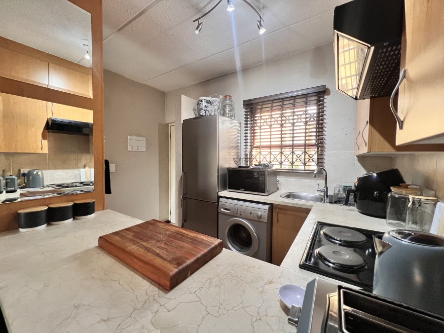 1 Bedroom Property for Sale in Sunninghill Gauteng