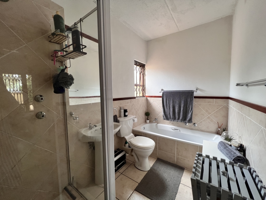 1 Bedroom Property for Sale in Sunninghill Gauteng