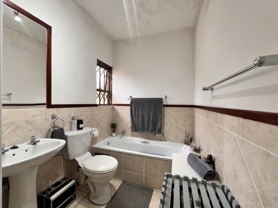 1 Bedroom Property for Sale in Sunninghill Gauteng