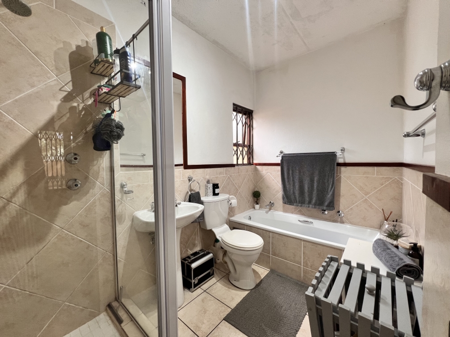 1 Bedroom Property for Sale in Sunninghill Gauteng