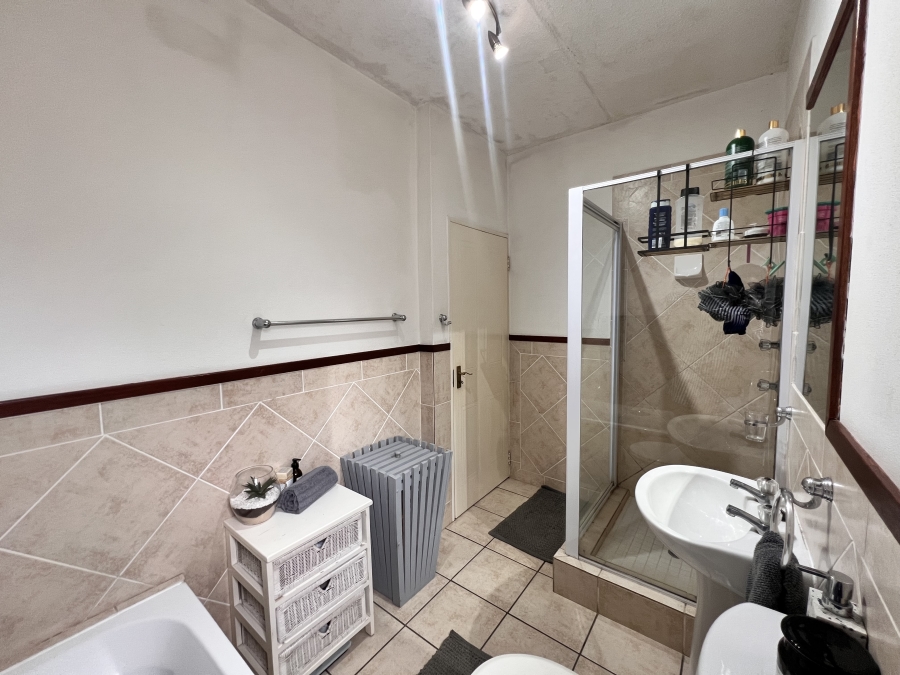 1 Bedroom Property for Sale in Sunninghill Gauteng