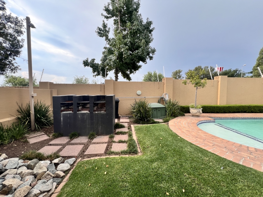 1 Bedroom Property for Sale in Sunninghill Gauteng