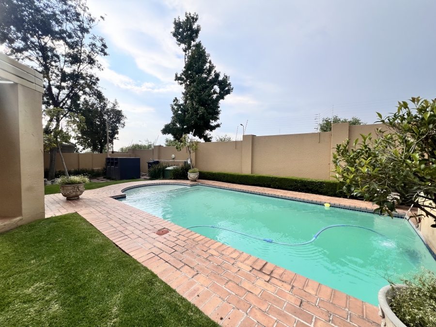 1 Bedroom Property for Sale in Sunninghill Gauteng