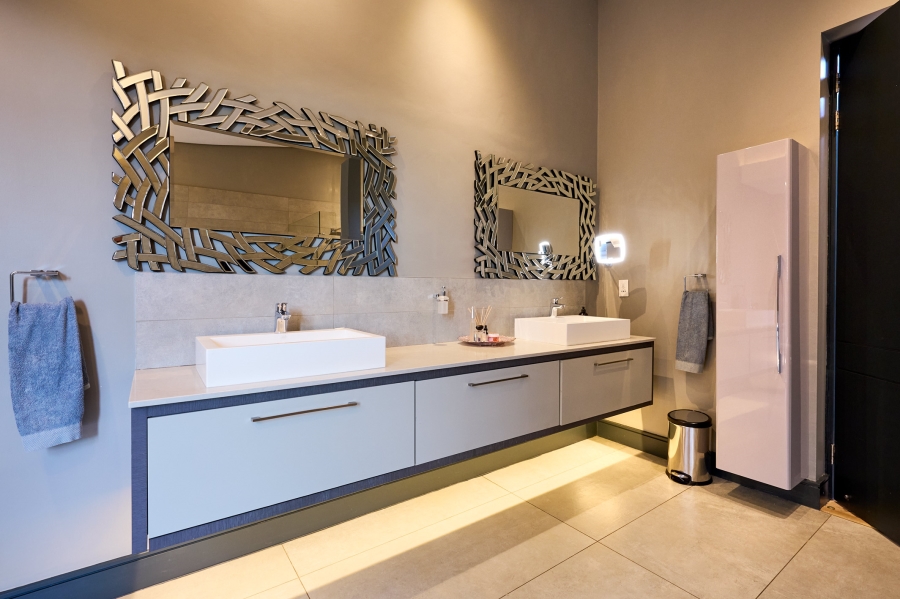 4 Bedroom Property for Sale in Waterfall Country Estate Gauteng