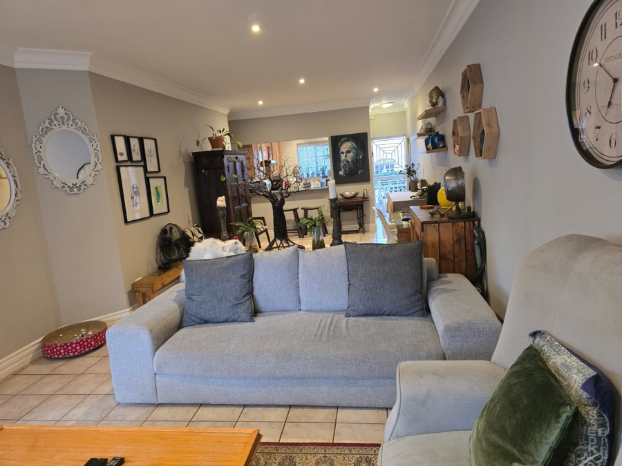 2 Bedroom Property for Sale in Die Hoewes Gauteng