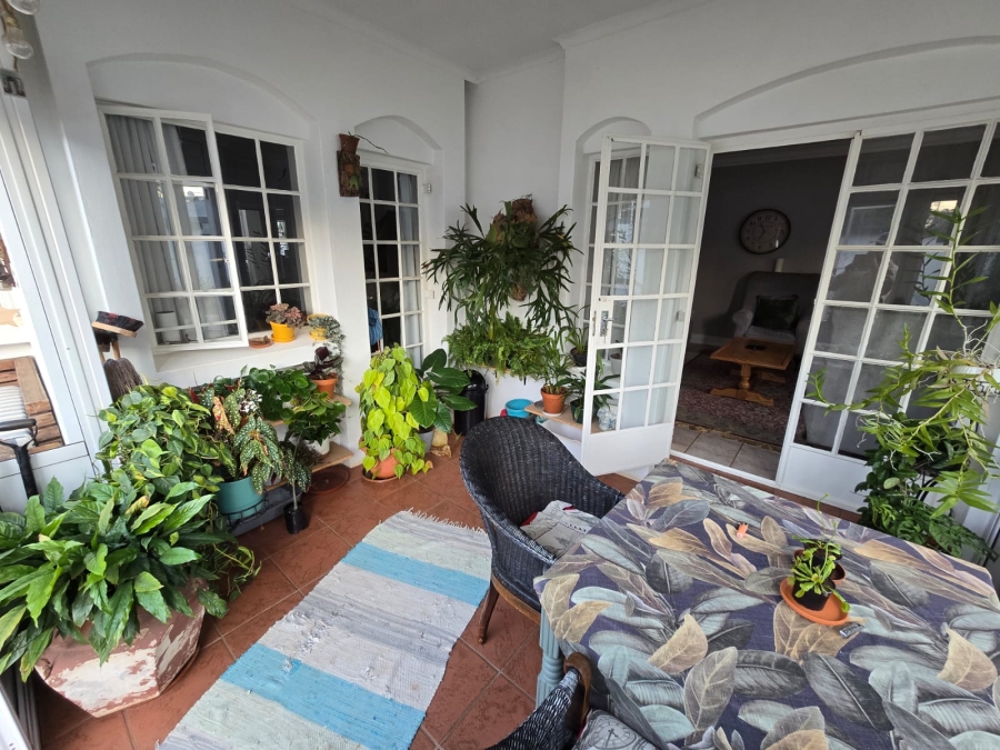 2 Bedroom Property for Sale in Die Hoewes Gauteng