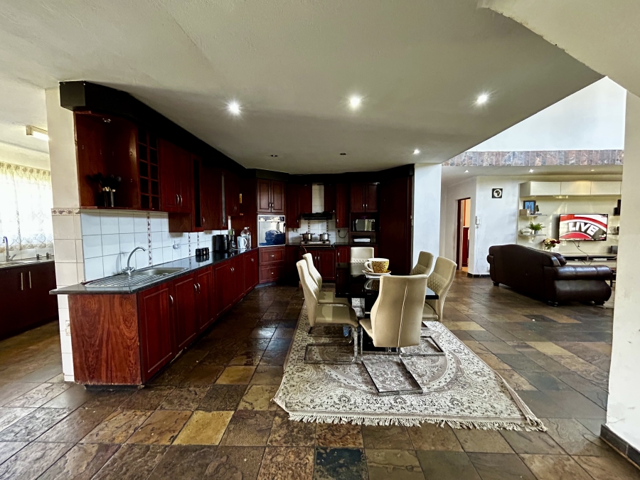 4 Bedroom Property for Sale in Glen Austin Gauteng