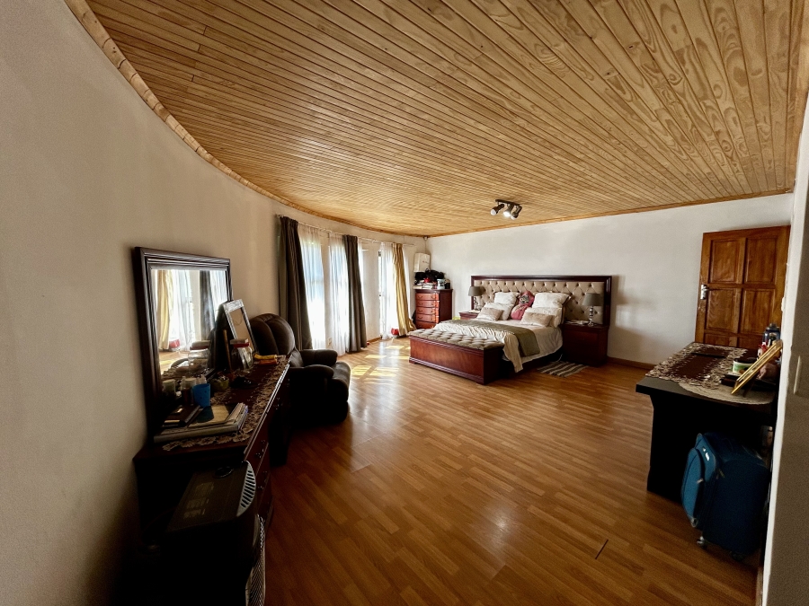 4 Bedroom Property for Sale in Glen Austin Gauteng