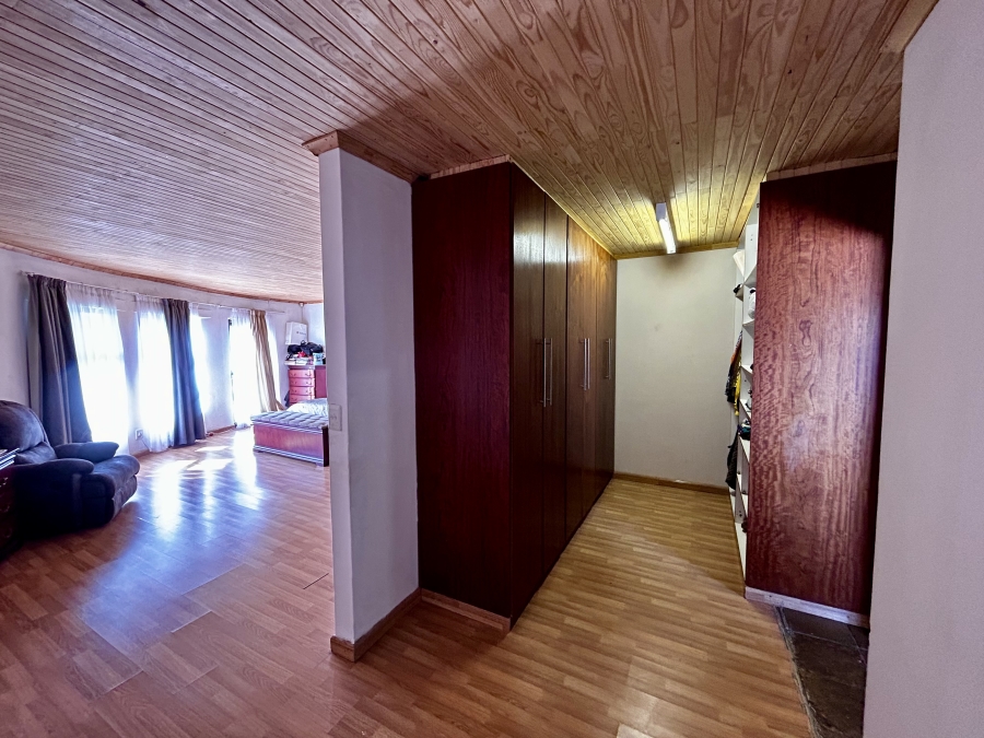 4 Bedroom Property for Sale in Glen Austin Gauteng