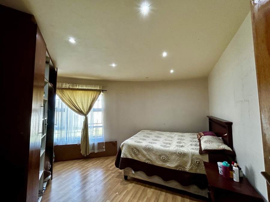 4 Bedroom Property for Sale in Glen Austin Gauteng