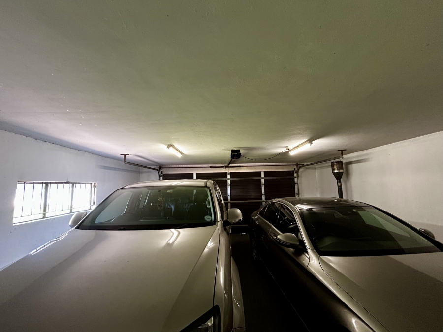 4 Bedroom Property for Sale in Glen Austin Gauteng