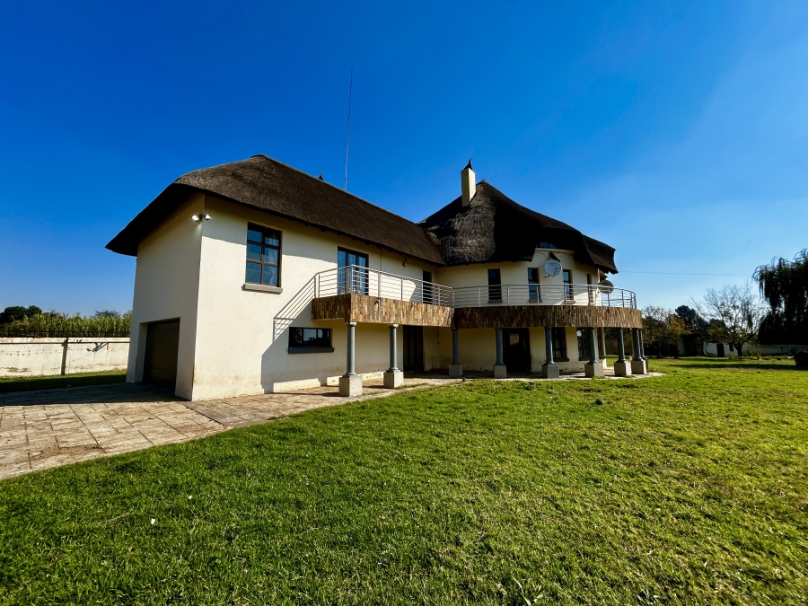 4 Bedroom Property for Sale in Glen Austin Gauteng