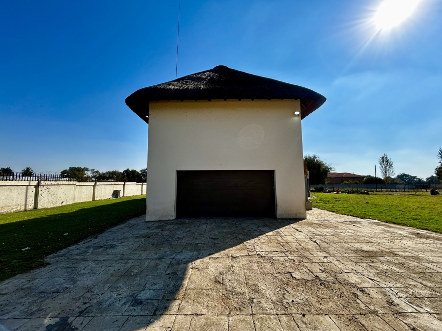 4 Bedroom Property for Sale in Glen Austin Gauteng
