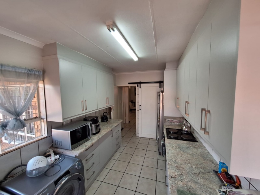 3 Bedroom Property for Sale in Wierda Park Gauteng