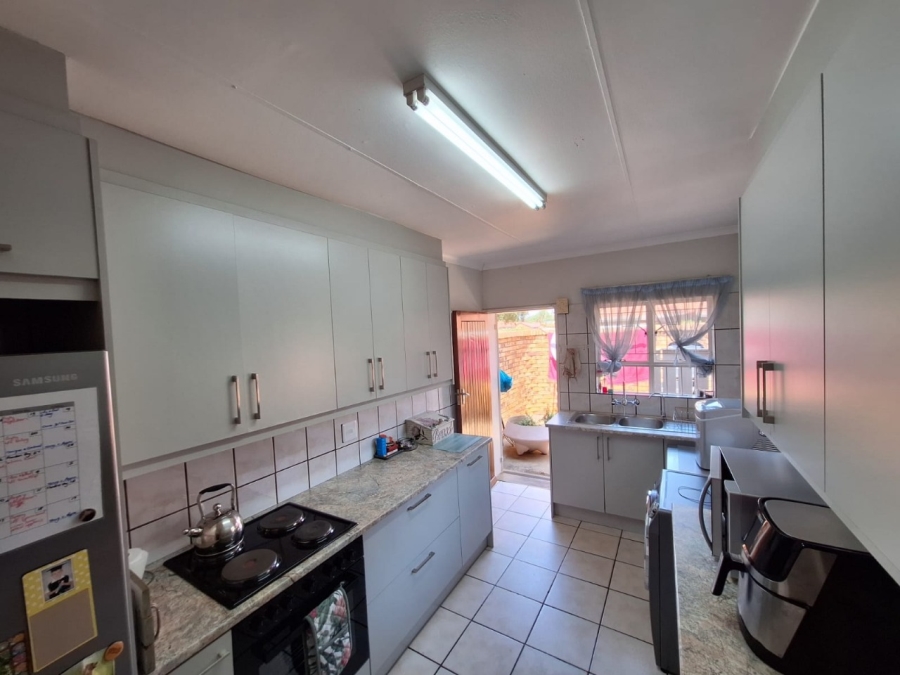 3 Bedroom Property for Sale in Wierda Park Gauteng