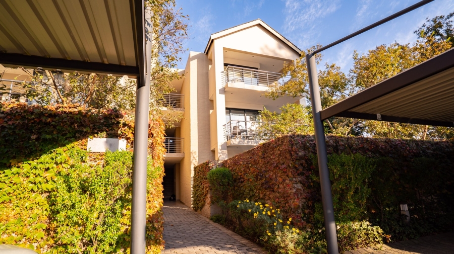 2 Bedroom Property for Sale in Saxonwold Gauteng