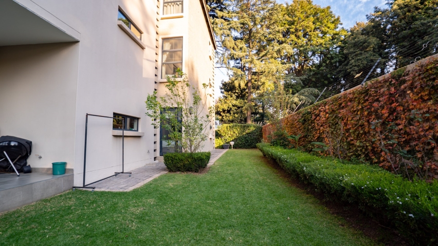 2 Bedroom Property for Sale in Saxonwold Gauteng
