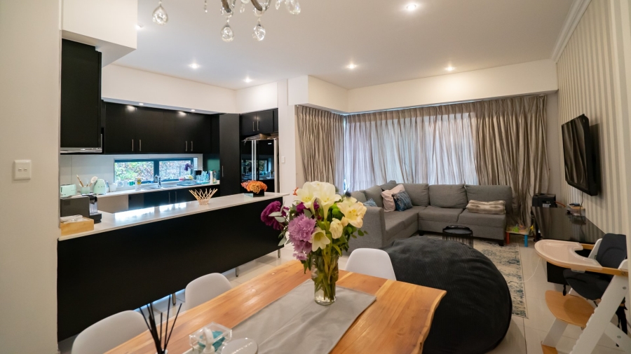 2 Bedroom Property for Sale in Saxonwold Gauteng
