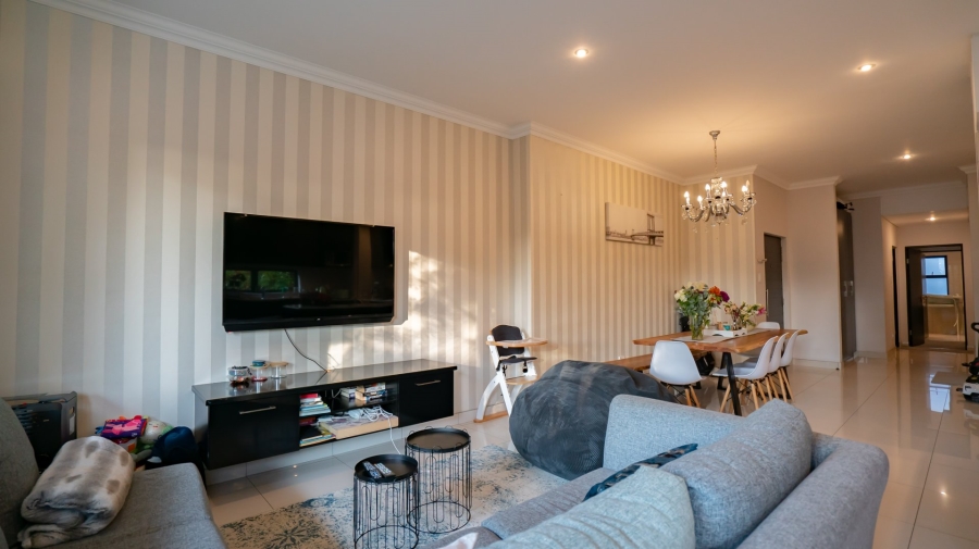 2 Bedroom Property for Sale in Saxonwold Gauteng