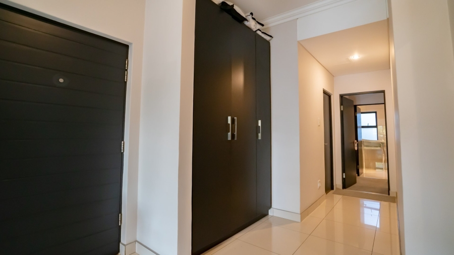 2 Bedroom Property for Sale in Saxonwold Gauteng