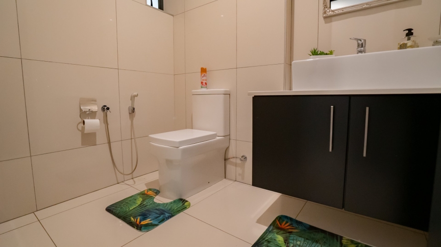 2 Bedroom Property for Sale in Saxonwold Gauteng