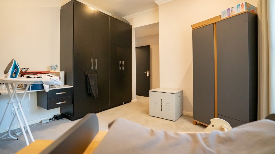 2 Bedroom Property for Sale in Saxonwold Gauteng