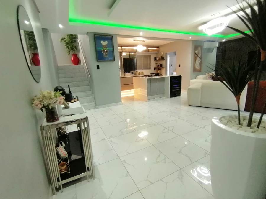 3 Bedroom Property for Sale in Eye of Africa Gauteng