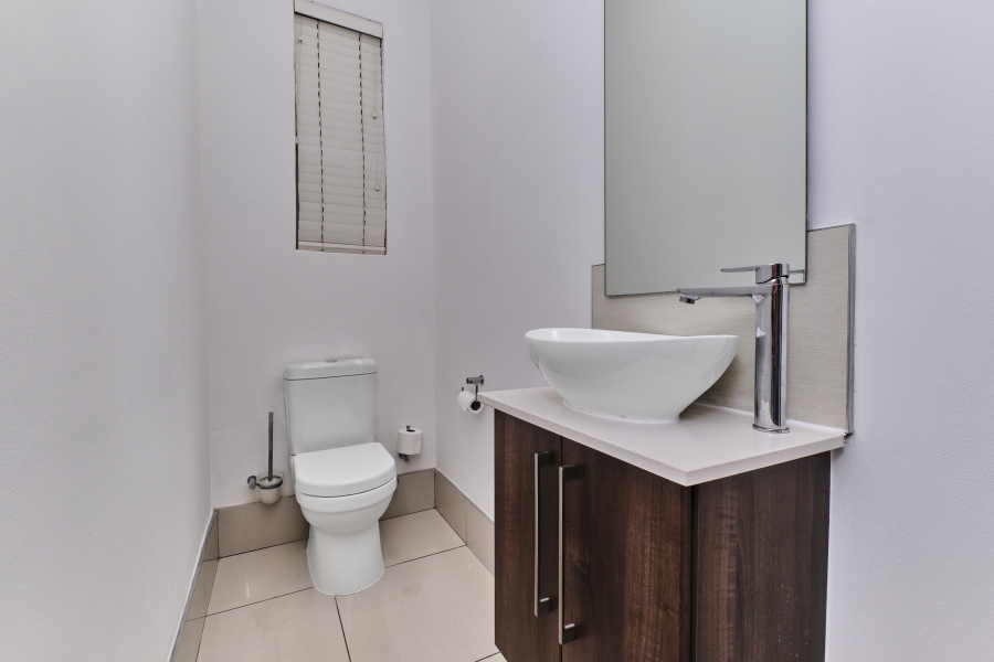 2 Bedroom Property for Sale in Dunkeld West Gauteng