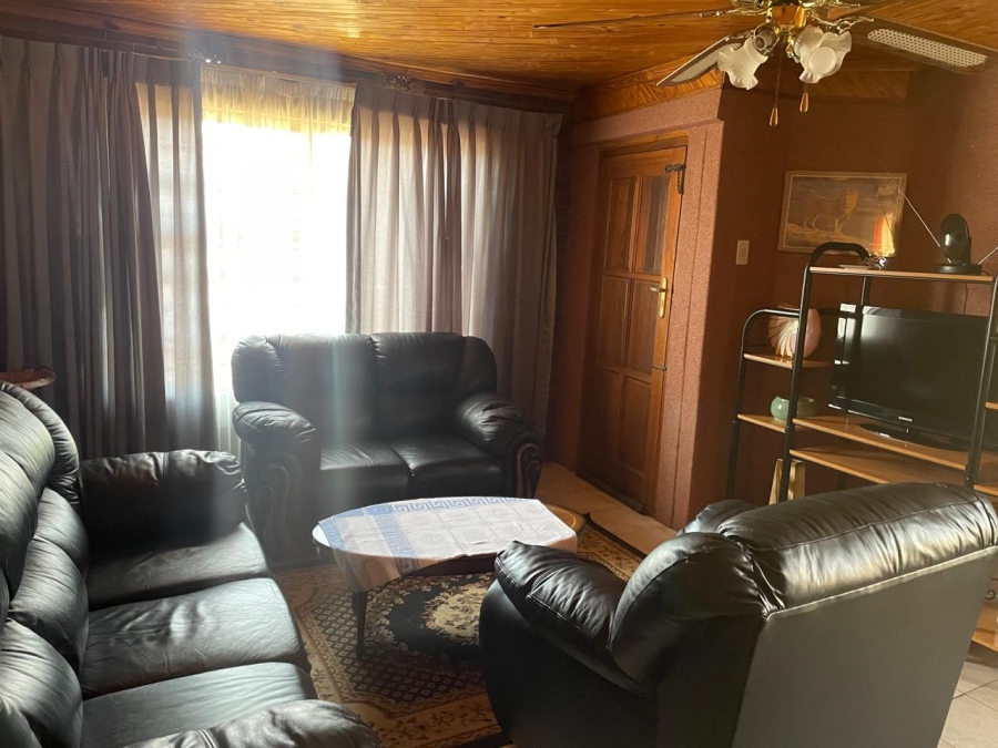 2 Bedroom Property for Sale in Meadowlands Gauteng