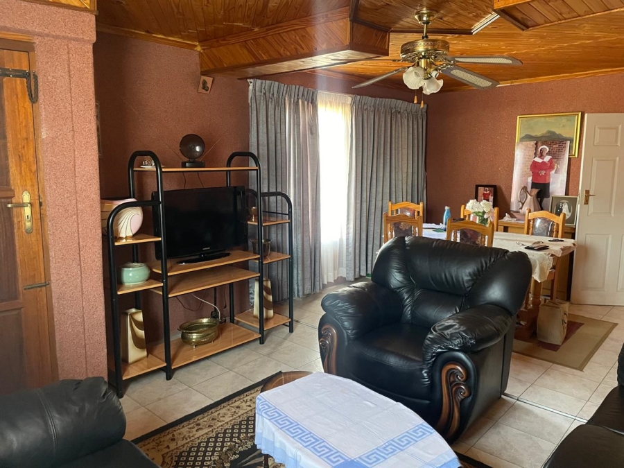 2 Bedroom Property for Sale in Meadowlands Gauteng