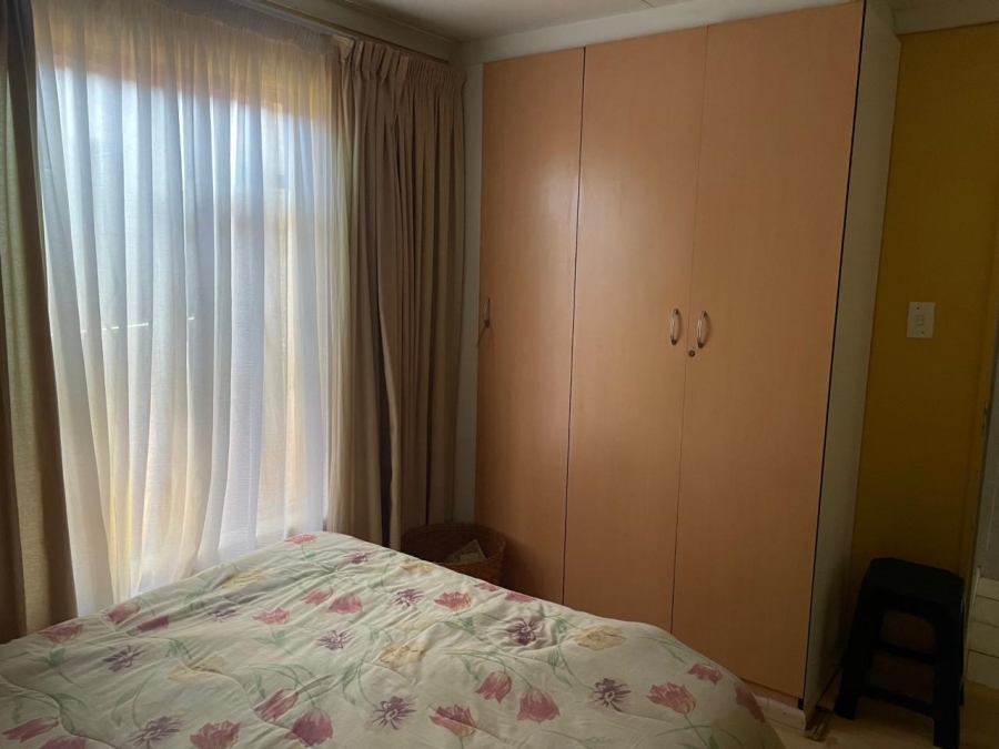 2 Bedroom Property for Sale in Meadowlands Gauteng