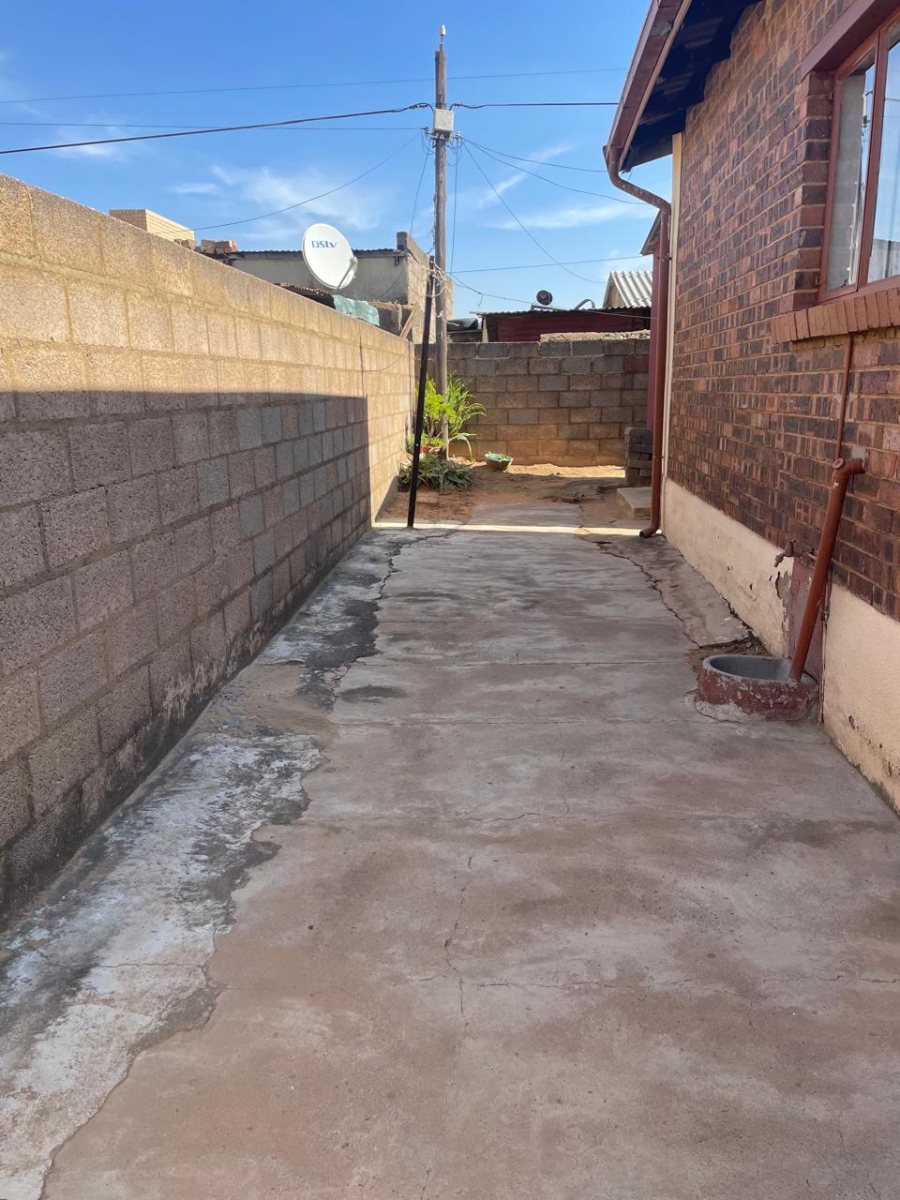 2 Bedroom Property for Sale in Meadowlands Gauteng