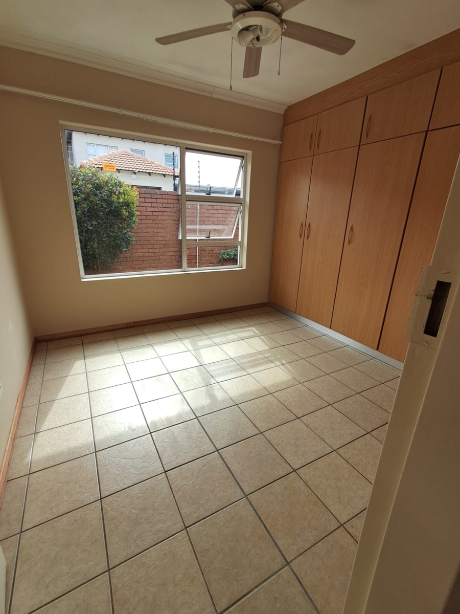 3 Bedroom Property for Sale in New Redruth Gauteng