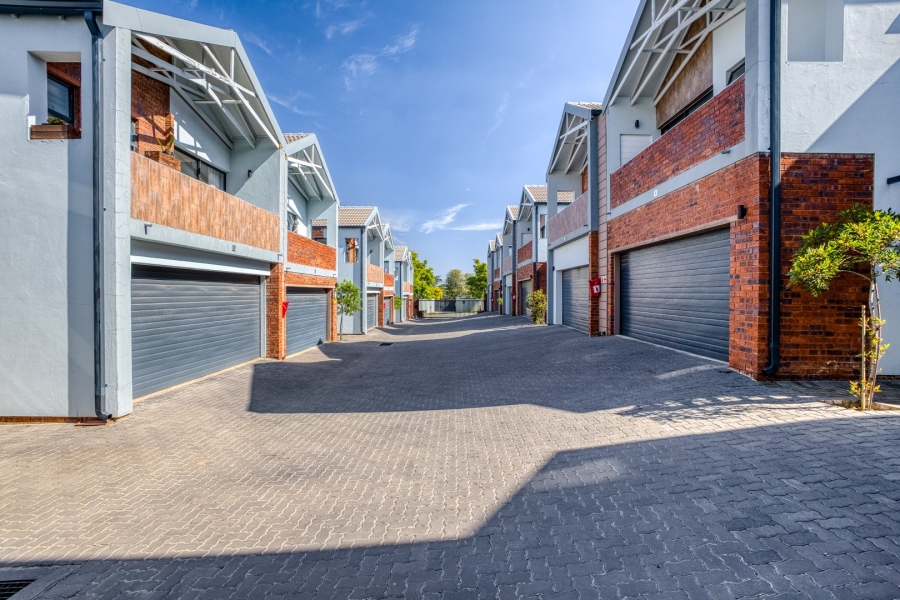 3 Bedroom Property for Sale in Ferndale Gauteng