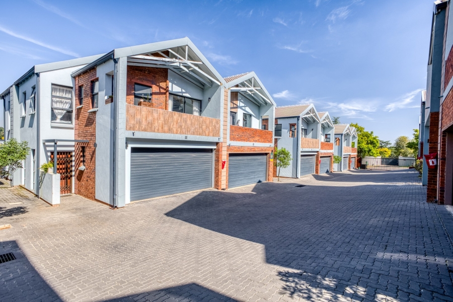 3 Bedroom Property for Sale in Ferndale Gauteng