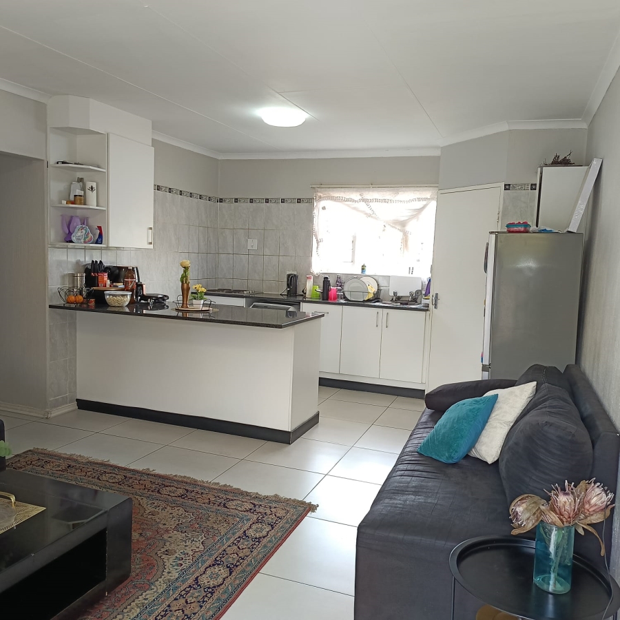 3 Bedroom Property for Sale in Radiokop Gauteng