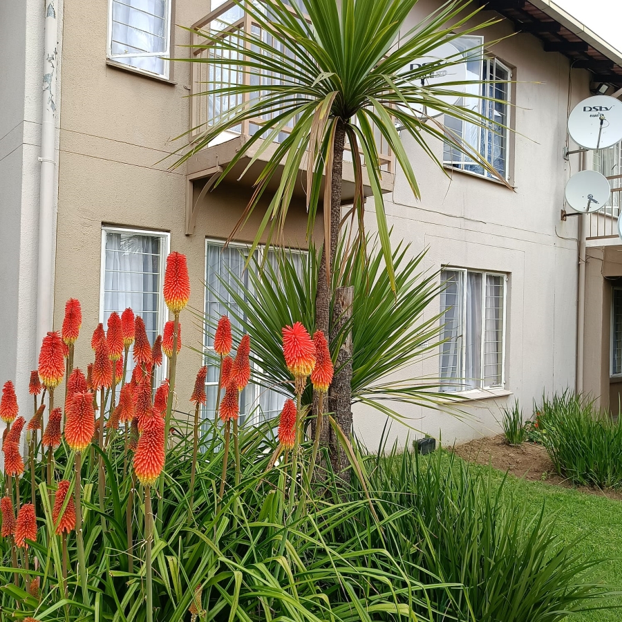 3 Bedroom Property for Sale in Radiokop Gauteng