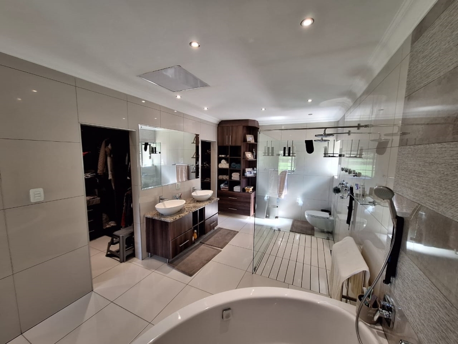 5 Bedroom Property for Sale in Centurion Golf Estate Gauteng