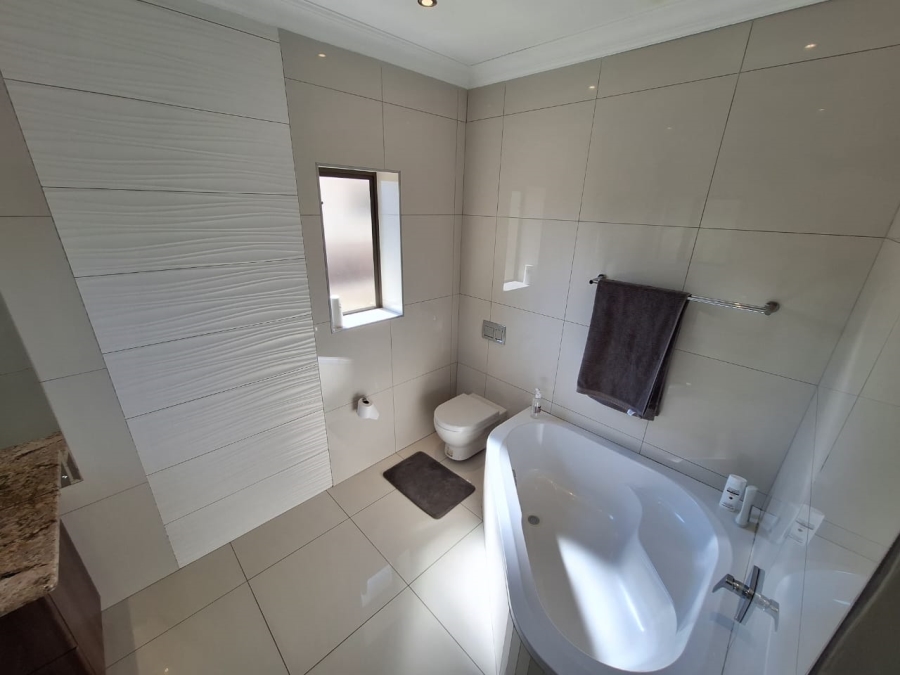 5 Bedroom Property for Sale in Centurion Golf Estate Gauteng