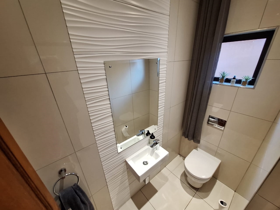 5 Bedroom Property for Sale in Centurion Golf Estate Gauteng
