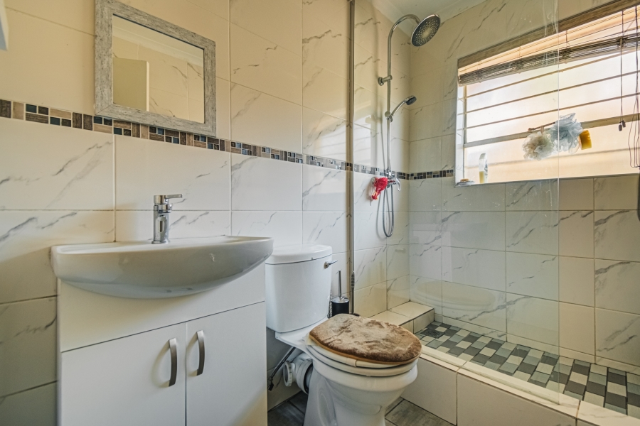4 Bedroom Property for Sale in Eden Glen Gauteng